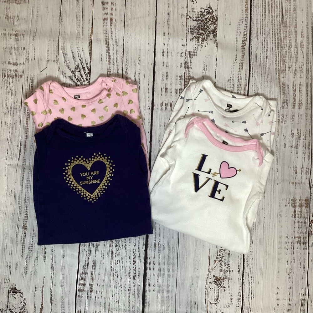 HB Brand 4PC Sleep Dress EUC 0-6 mos.